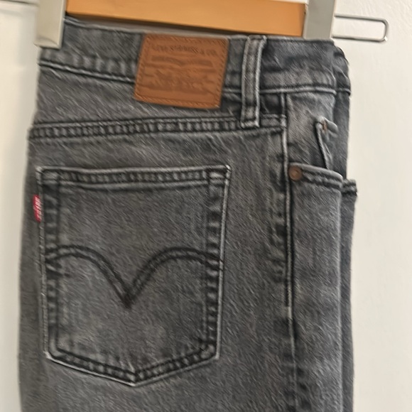 Levi’s wedgie VGUC high rise, button fly grey jeans, distressing on one leg. - Picture 6 of 15